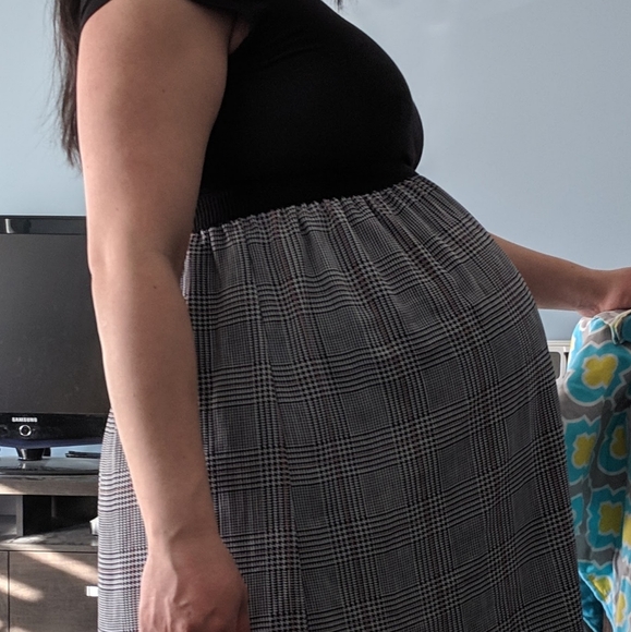 Thyme Maternity dress - Picture 7 of 7